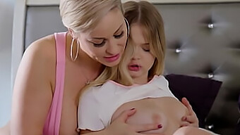 Zralá Lesbička A Mladá 18+ Dcera Mají V Tomto Videu Horké Setkání