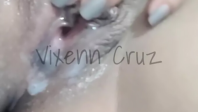 Filipina Babe Enjoys Real Orgasm And Swallows Cum In New Video