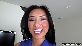 Remaja Asia Alina Li Memberikan Blowjob Sensual Kepada Brannon Rhoades