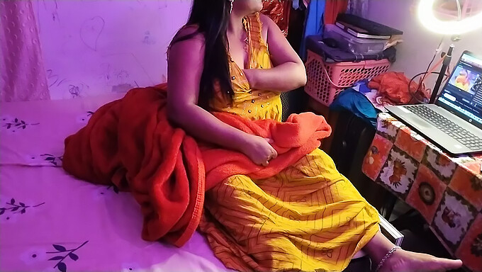 Sexy Indian Bhabhi Flaunts Her Body And Nipples In Solo Cam Show