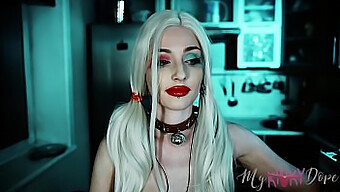 Harley Quinn Cosplay Masturbasi Sensual Remaja Terdengar