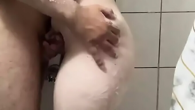 Amateur Teen Gets Fucked In The Shower By Her Turkish Boyfriend