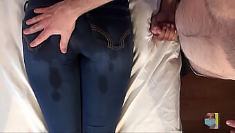 Buon Finale Con Jeans E Maschera In Video Di Gemiti