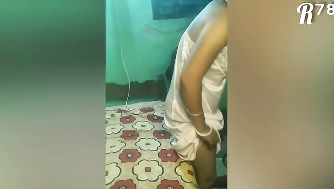 Madura E Adolescente Se Lactam Em Vídeo Caseiro